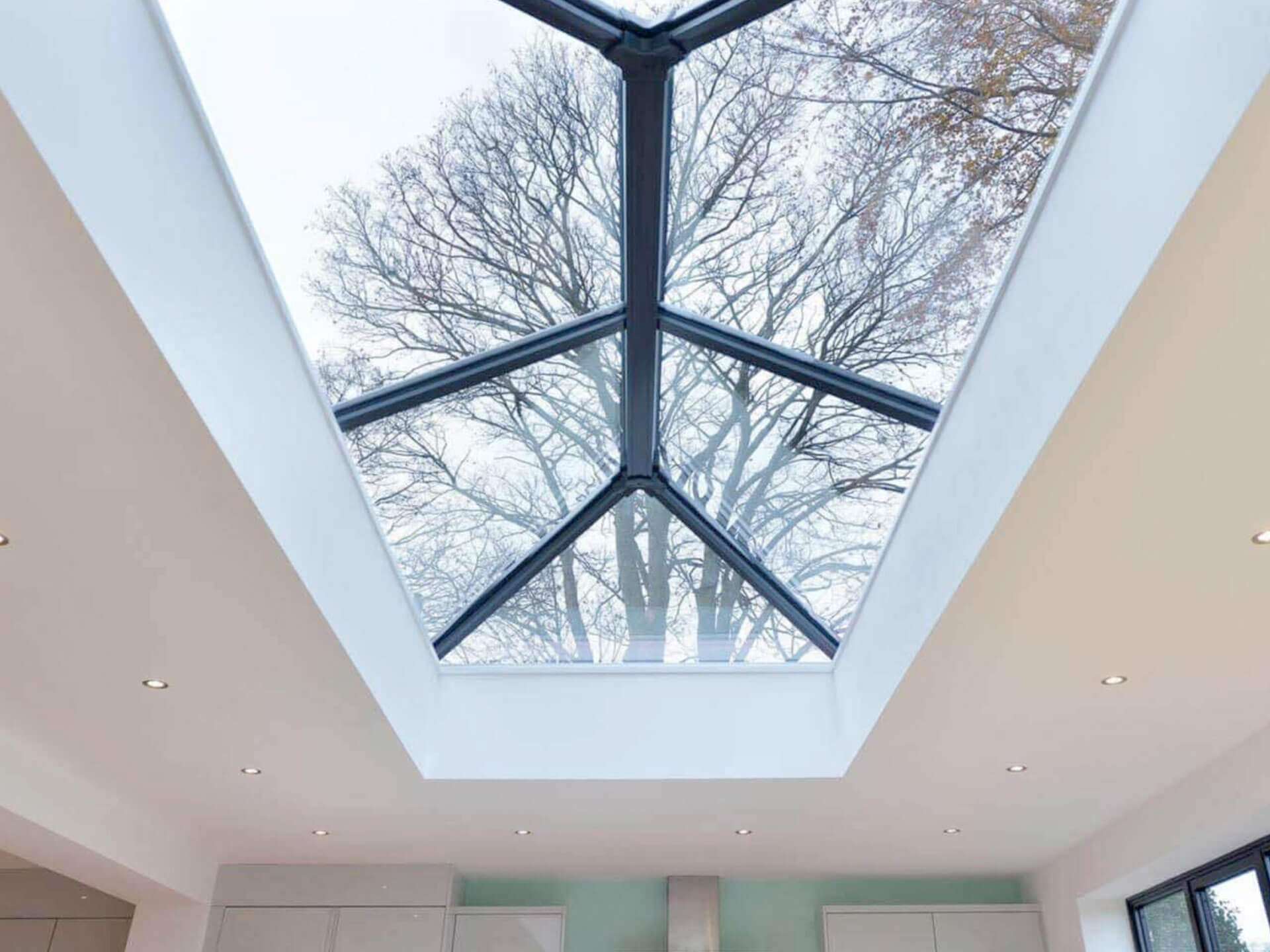 Aluminium roof lantern