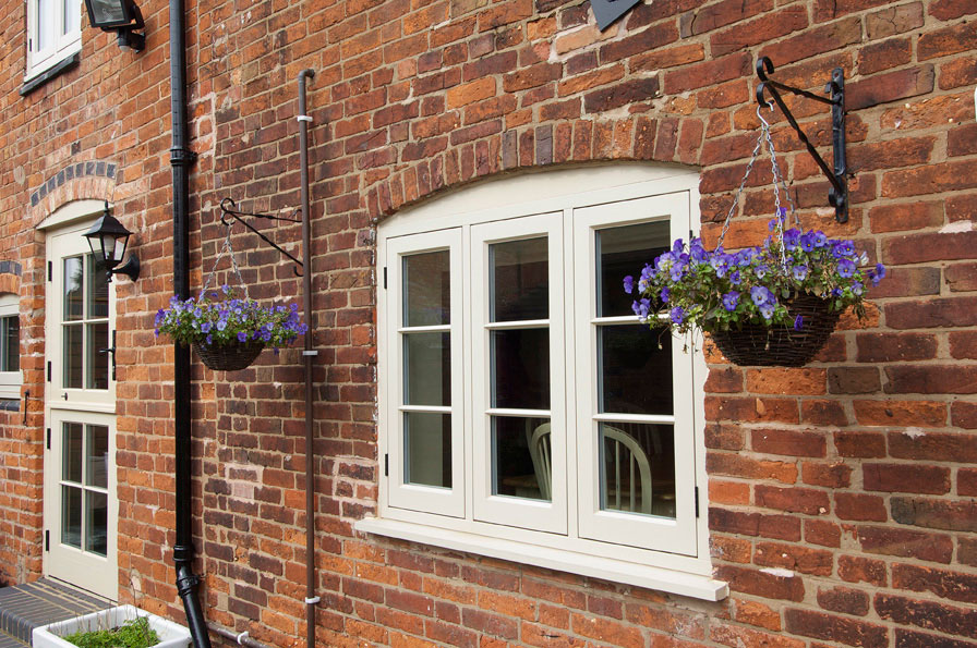 Flush casement windows